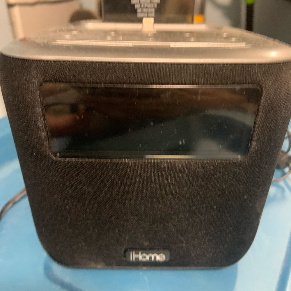 iHome Black Audio Dock +alarm clock